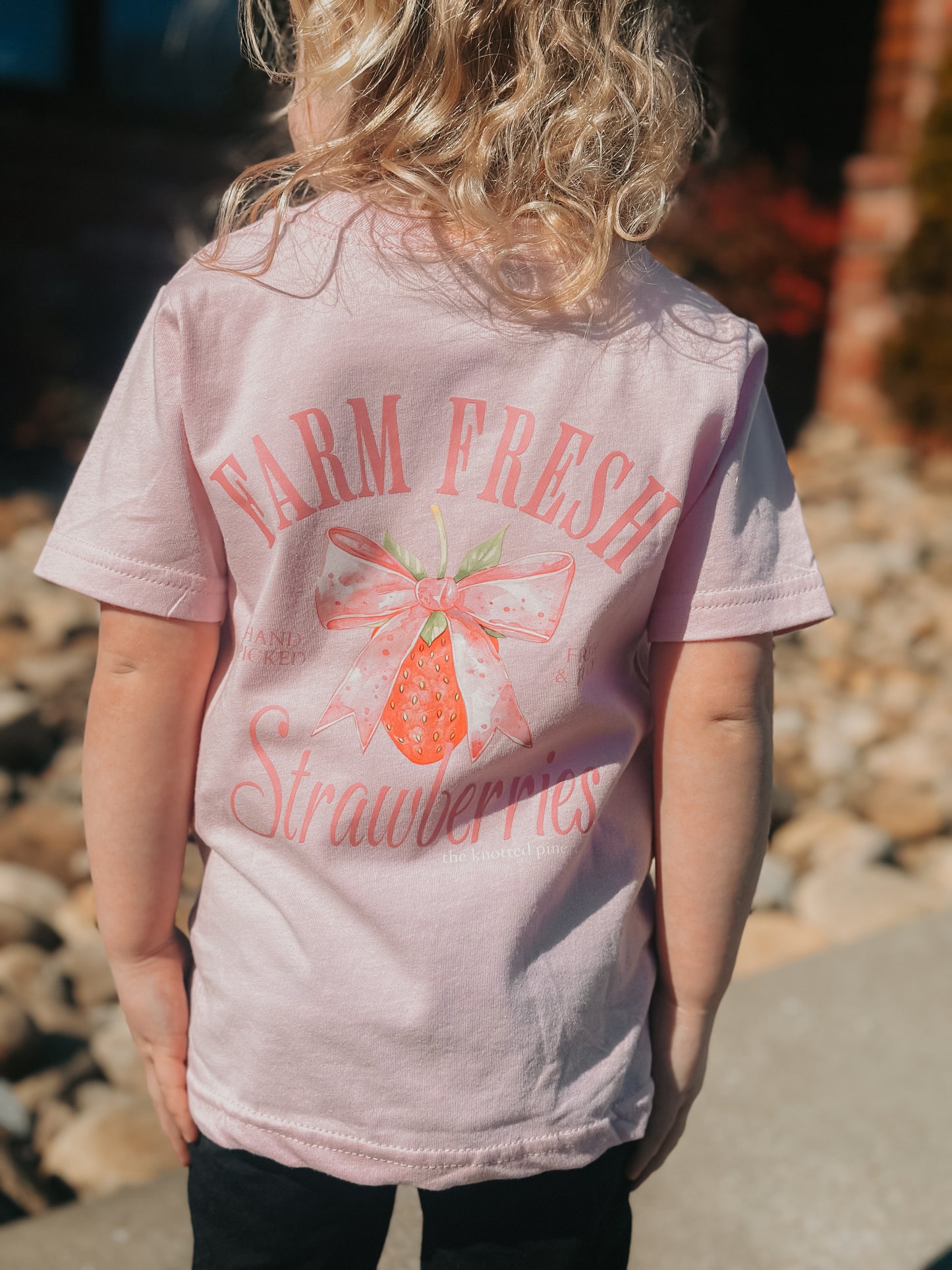 farm fresh strawberries tee