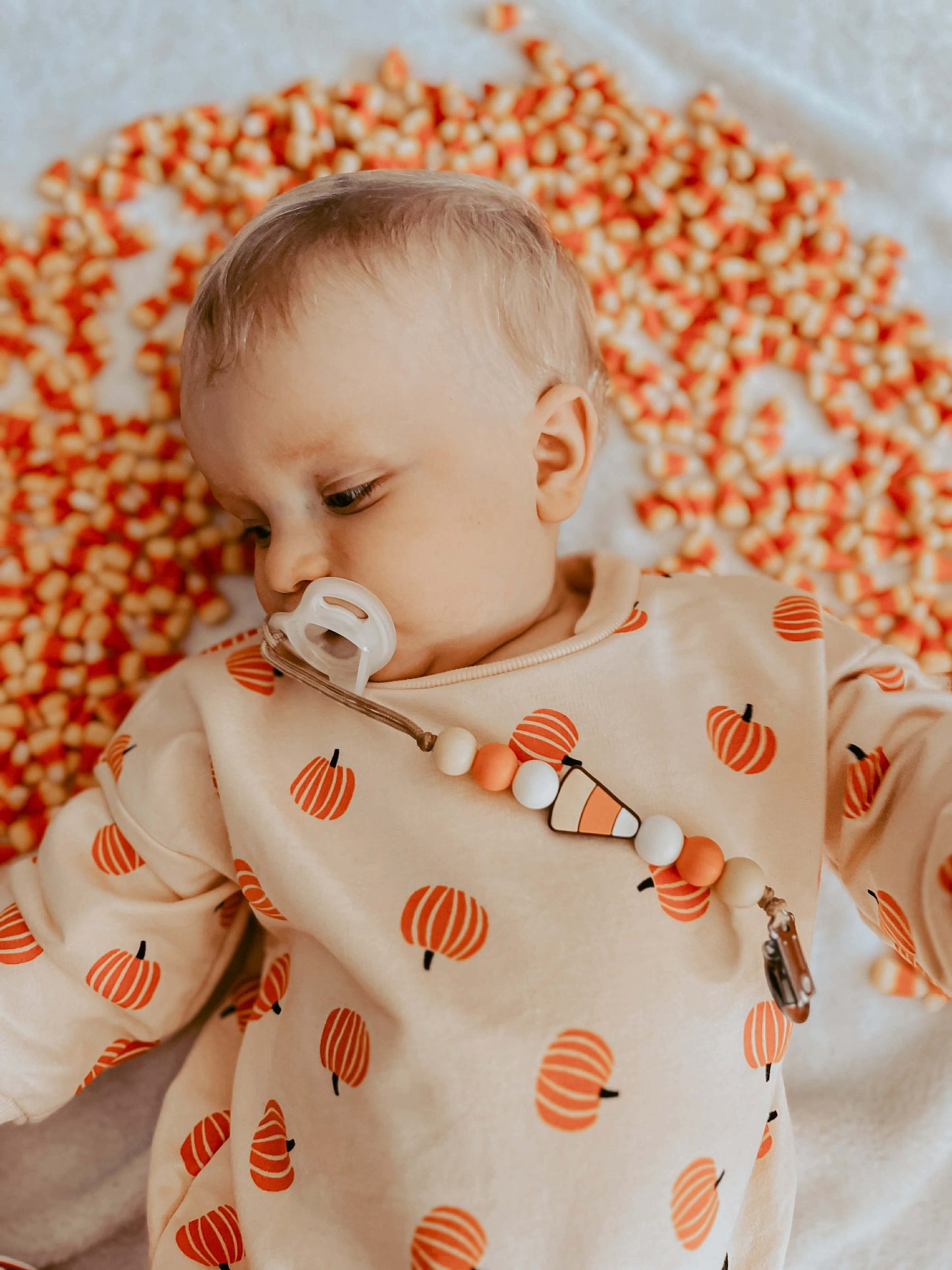 candy corn cutie paci clip