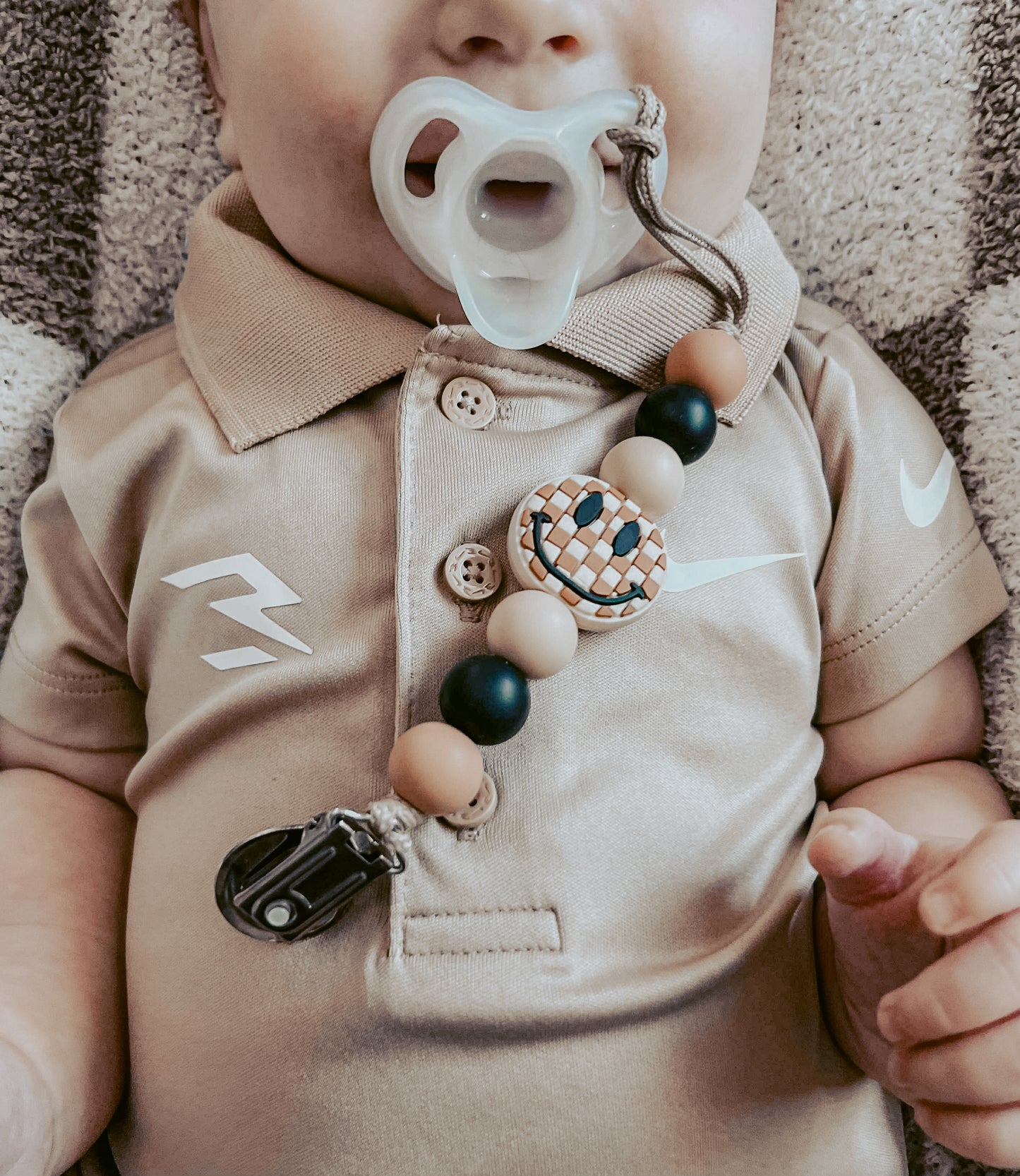 Kohen’s Khaki Smiles Clip