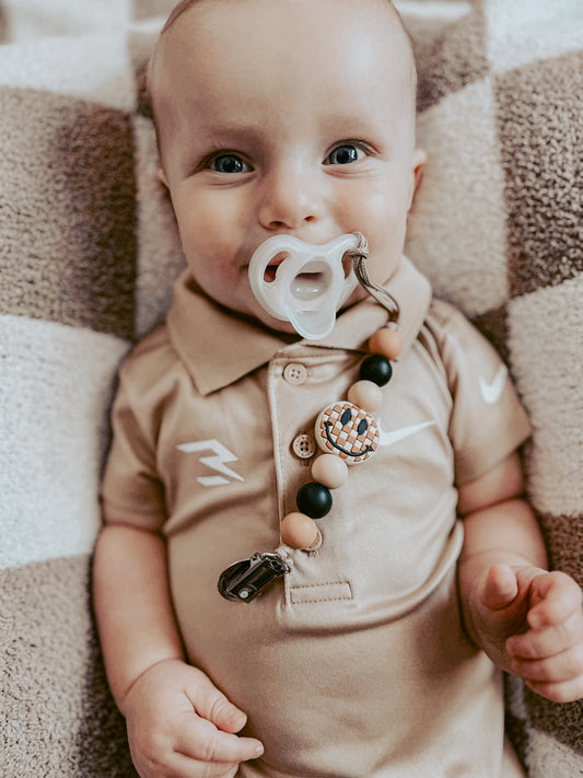Kohen’s Khaki Smiles Clip