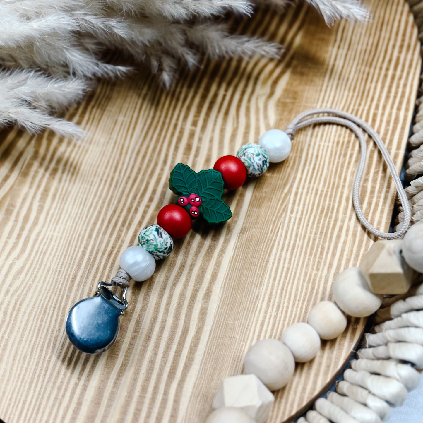 Mistletoe Clip