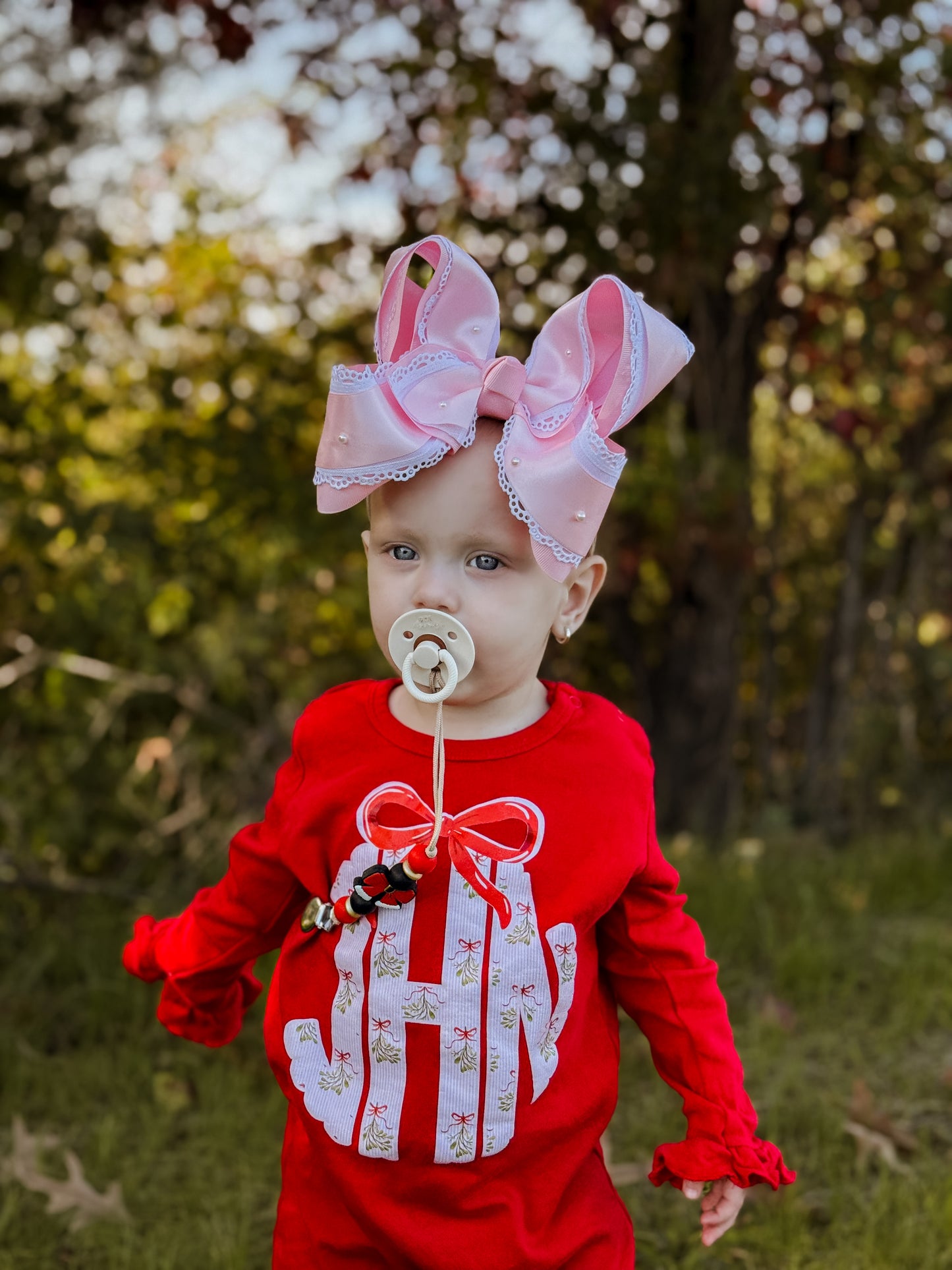 Santa Bow Paci Clip
