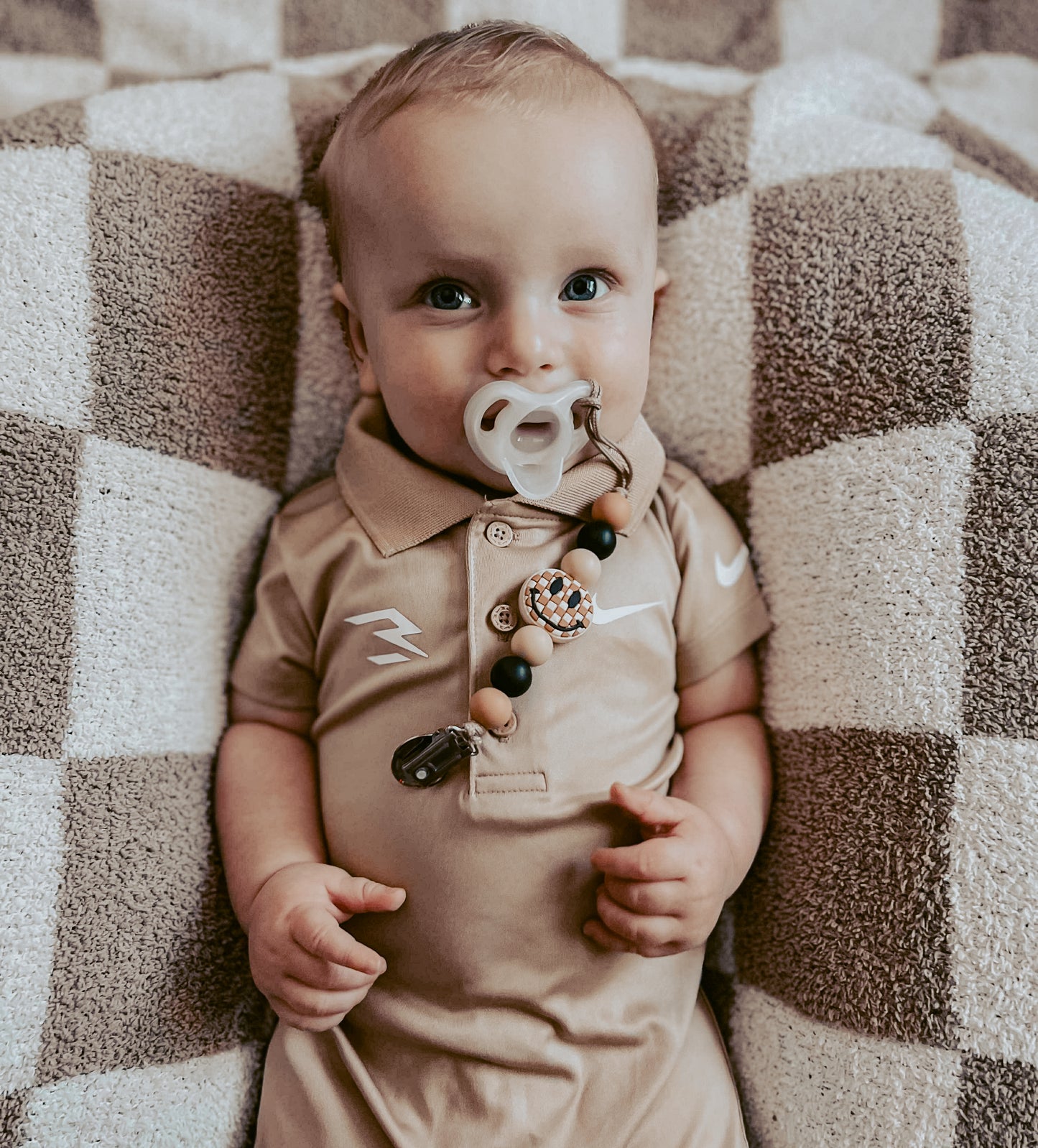 Kohen’s Khaki Smiles Clip